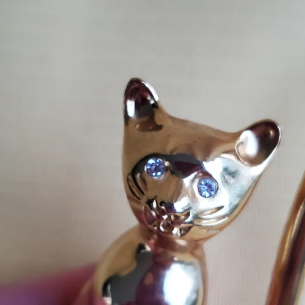 Gold Rhinestone Eye Cat Ring Holder
